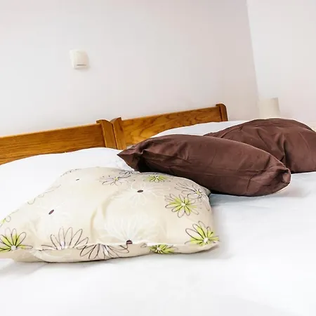 & Lucie Bed and Breakfast Posedarje