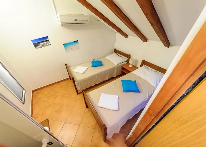 & Lucie 3* Posedarje