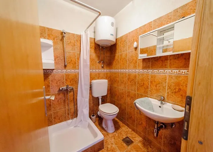 & Lucie 3* Posedarje